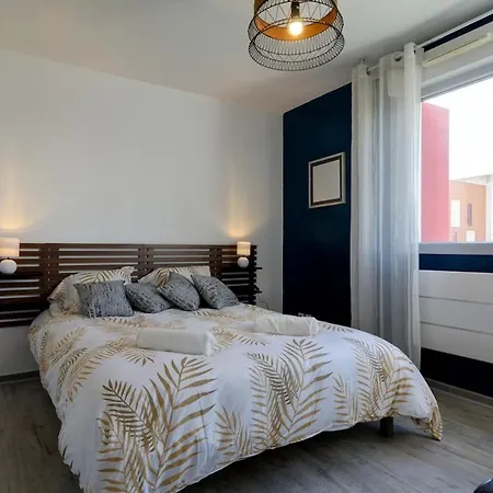 Beautiful Fully Renovated 3 Bedroom *